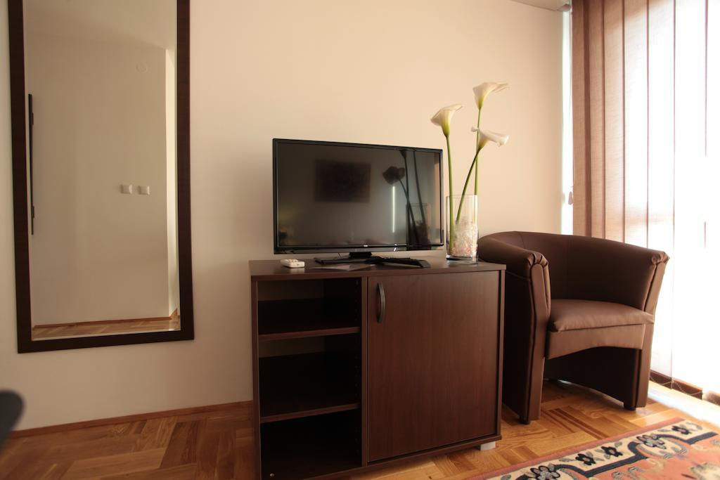Obrenovac  Hostel Royal الغرفة الصورة