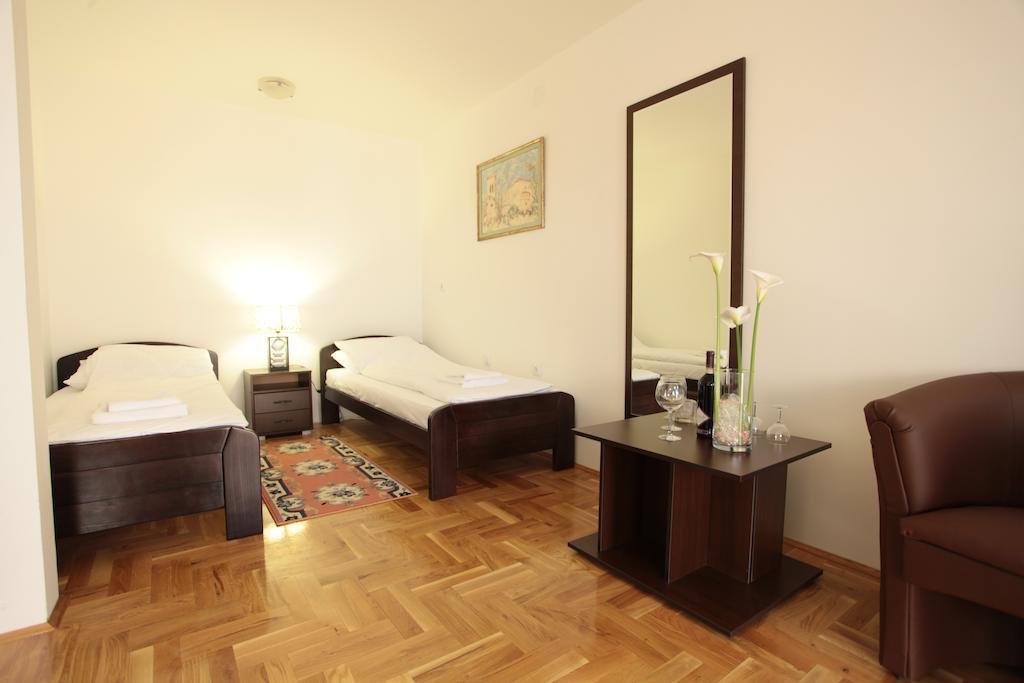 Obrenovac  Hostel Royal الغرفة الصورة