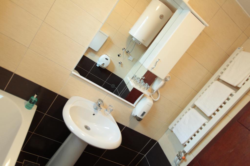 Obrenovac  Hostel Royal الغرفة الصورة