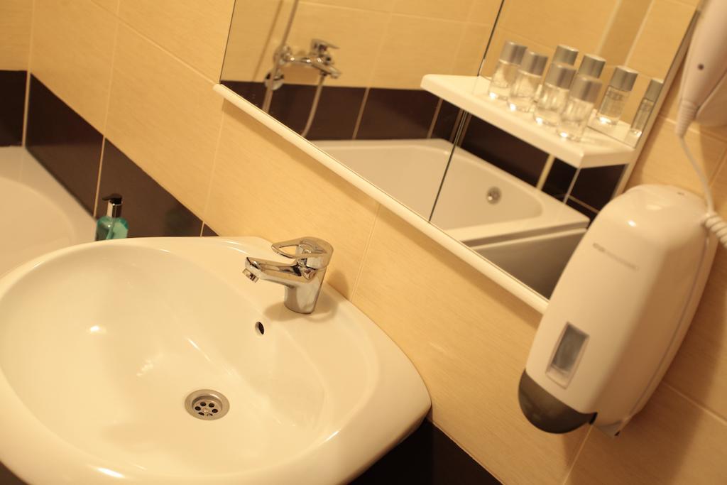 Obrenovac  Hostel Royal الغرفة الصورة