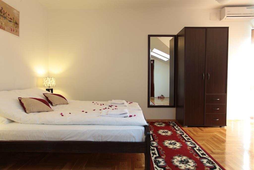 Obrenovac  Hostel Royal الغرفة الصورة