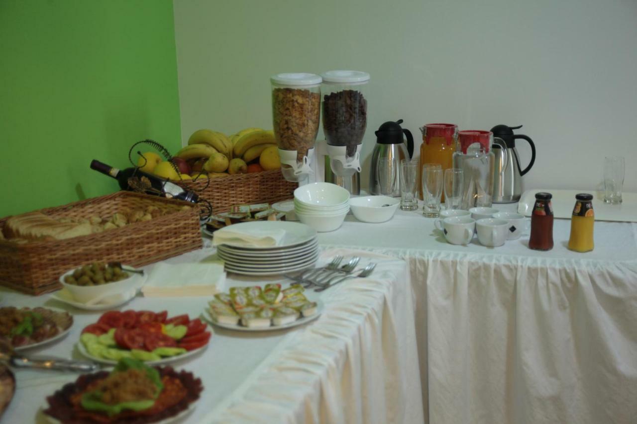 Obrenovac  Hostel Royal المظهر الخارجي الصورة