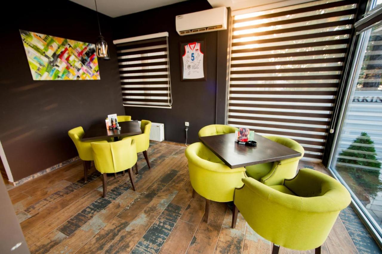 Obrenovac  Hostel Royal المظهر الخارجي الصورة
